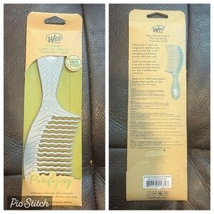 WetBrush charcoal infused comb